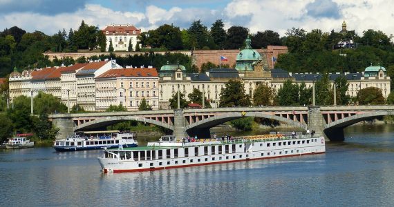 prague river cruises