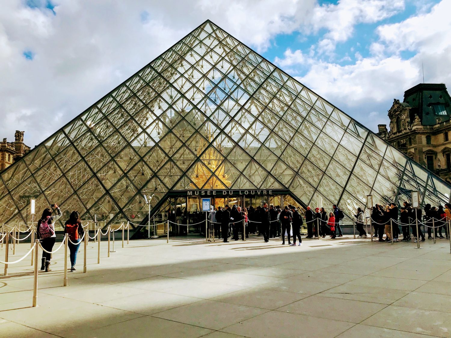 Which Louvre Museum entrance suits you best?