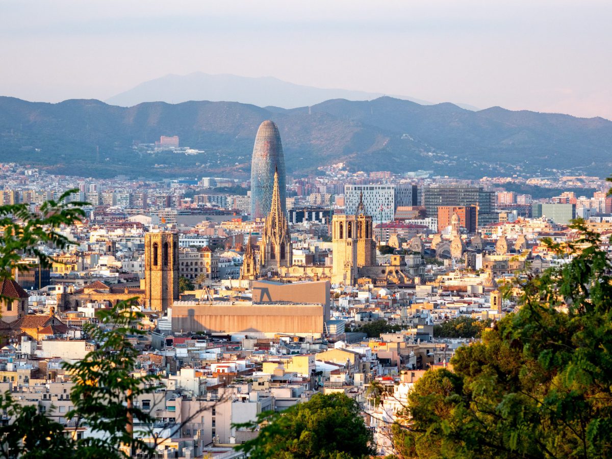 time in barcelona spain right now